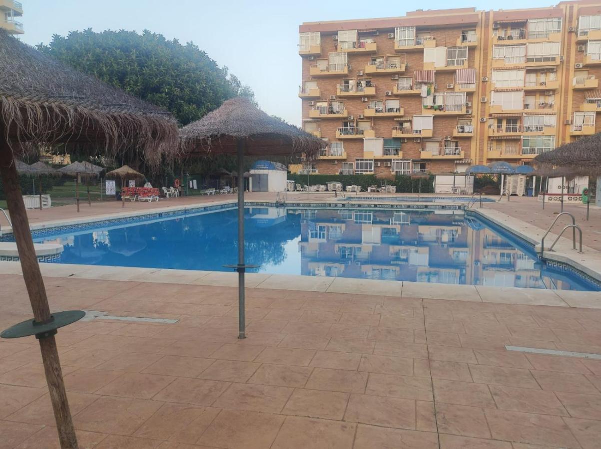 Grace Pool Apartment Benalmadena Bagian luar foto